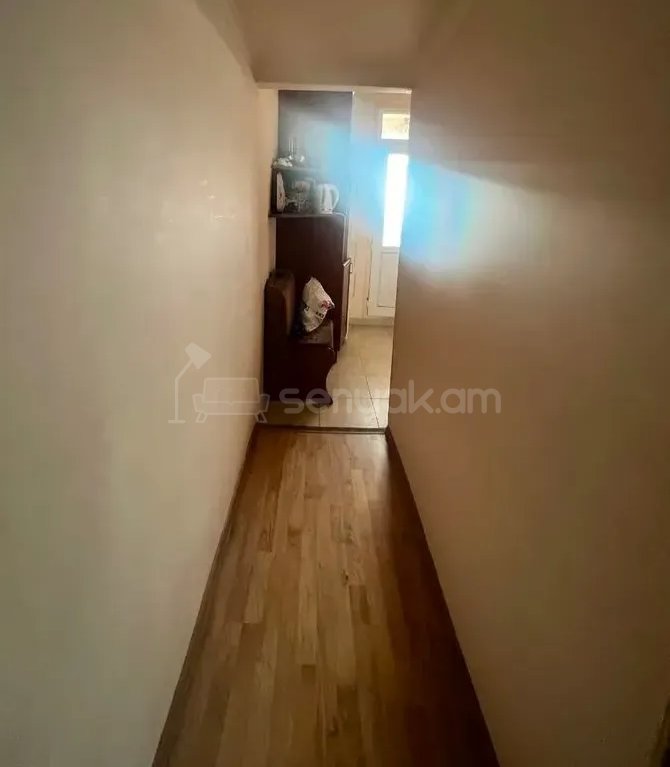 2 Սենյականոց Բնակարան Քարե Շենքում, 58քմ, 5/5 հարկ, Նորմալ Վիճակում, Կահավորված