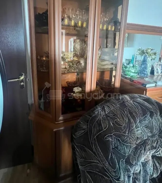 2 Սենյականոց Բնակարան Քարե Շենքում, 58քմ, 5/5 հարկ, Նորմալ Վիճակում, Կահավորված