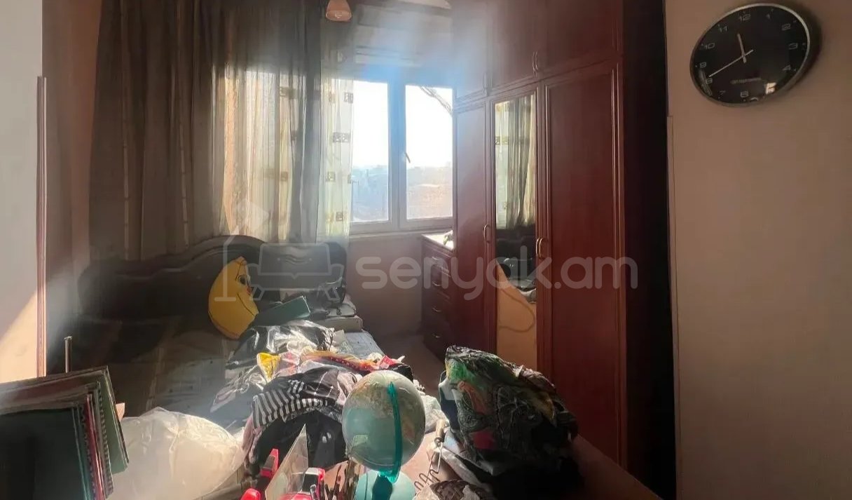 2 Սենյականոց Բնակարան Քարե Շենքում, 58քմ, 5/5 հարկ, Նորմալ Վիճակում, Կահավորված