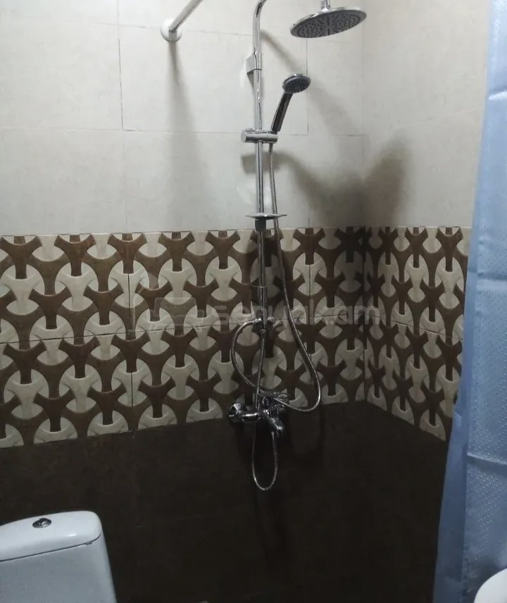 2 Սենյականոց Բնակարան Քարե Շենքում, 40քմ, 1/10 հարկ, Նորմալ Վիճակում, Կահավորված