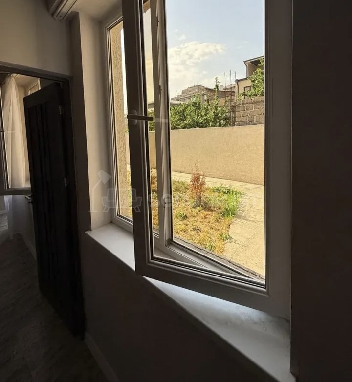 2 Սենյականոց Բնակարան Քարե Շենքում, 56քմ, 1/1 հարկ, Կապիտալ Վերանորոգված, Կահավորված