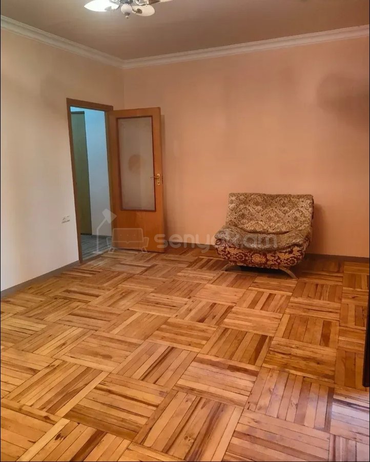 3 Սենյականոց Բնակարան, 95քմ, 3/9 հարկ, Նորմալ Վիճակում, Մասամբ Կահավորված