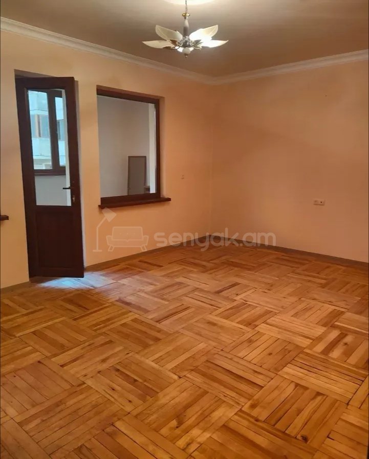 3 Սենյականոց Բնակարան, 95քմ, 3/9 հարկ, Նորմալ Վիճակում, Մասամբ Կահավորված