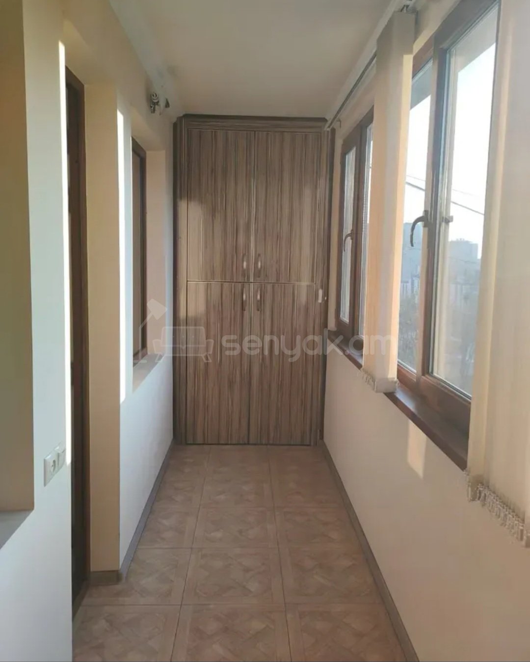 3 Սենյականոց Բնակարան, 95քմ, 3/9 հարկ, Նորմալ Վիճակում, Կահավորված, Արևկող