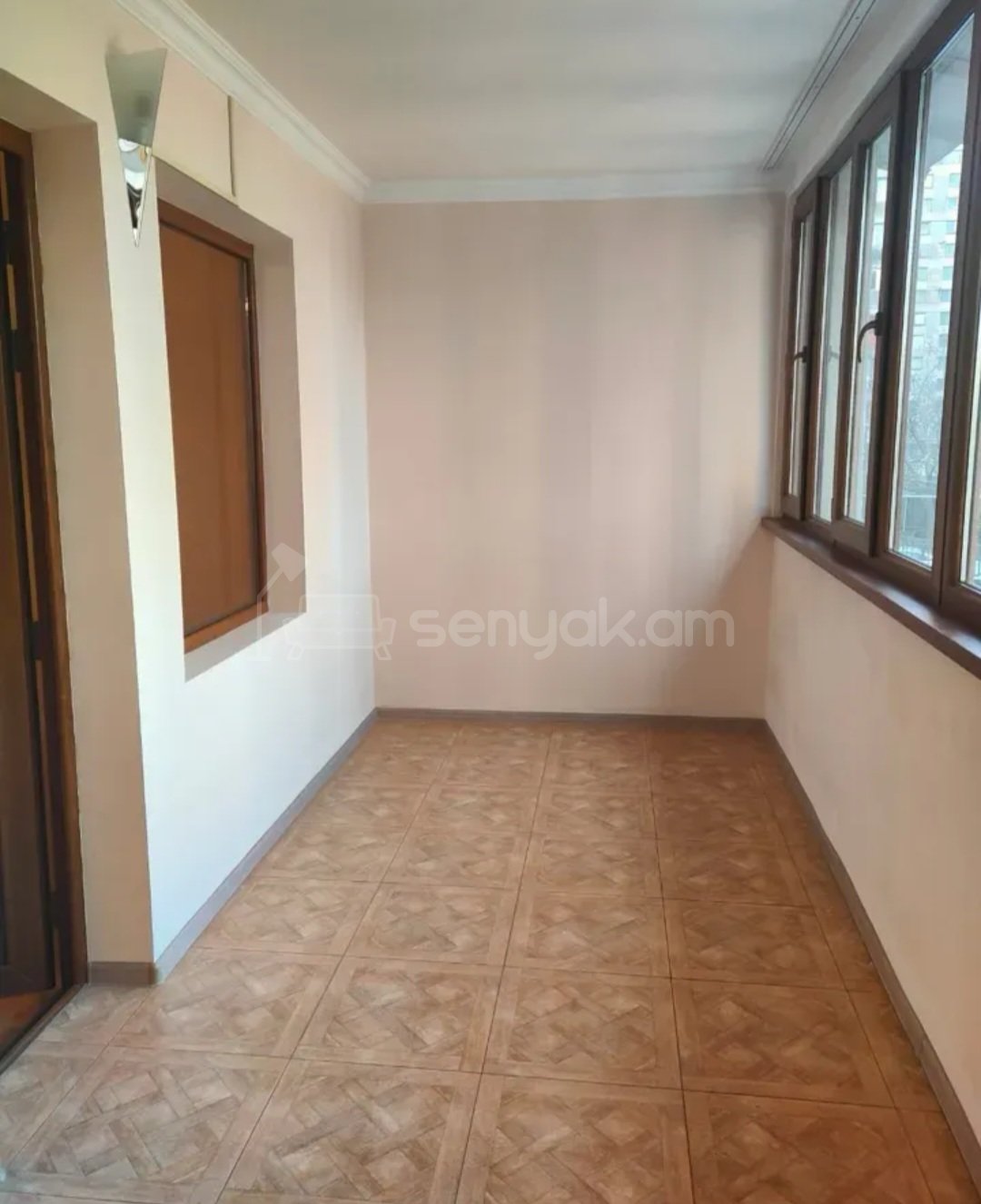 3 Սենյականոց Բնակարան, 95քմ, 3/9 հարկ, Նորմալ Վիճակում, Կահավորված, Արևկող