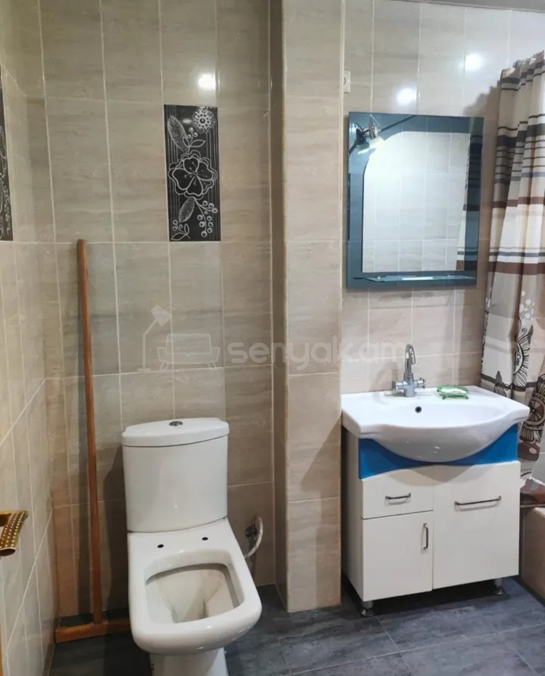 3 Սենյականոց Բնակարան, 95քմ, 3/9 հարկ, Նորմալ Վիճակում, Կահավորված, Արևկող