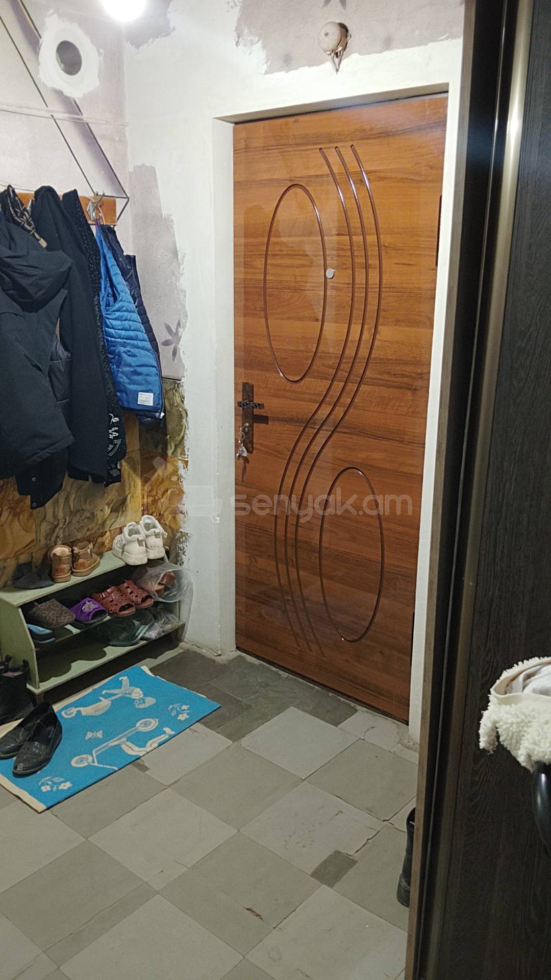 3 Սենյականոց Բնակարան Քարե Շենքում, 75քմ, 1/5 հարկ, Նորմալ Վիճակում, Կահավորված