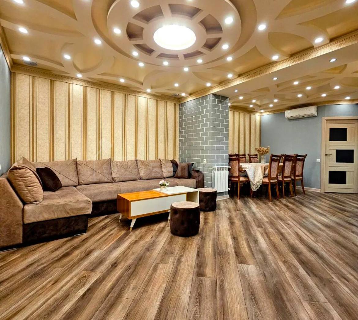 4 Սենյականոց Բնակարան Քարե Շենքում, 96քմ, 5/5 հարկ, Դիզայներական Վերանորոգված