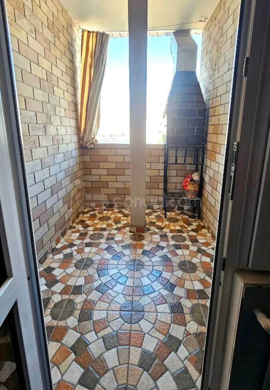 4 Սենյականոց Բնակարան Քարե Շենքում, 96քմ, 5/5 հարկ, Դիզայներական Վերանորոգված