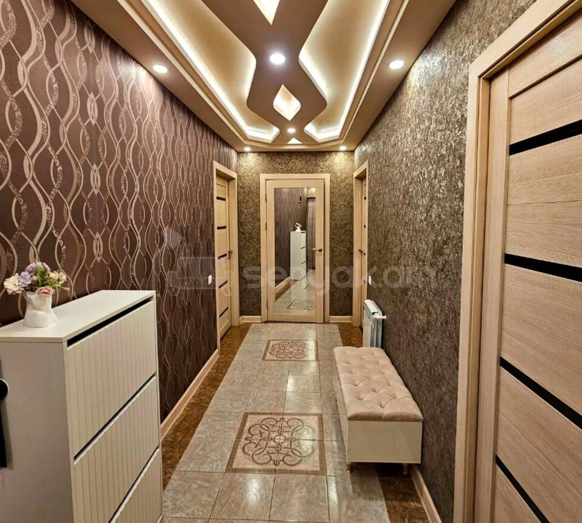 4 Սենյականոց Բնակարան Քարե Շենքում, 96քմ, 5/5 հարկ, Դիզայներական Վերանորոգված