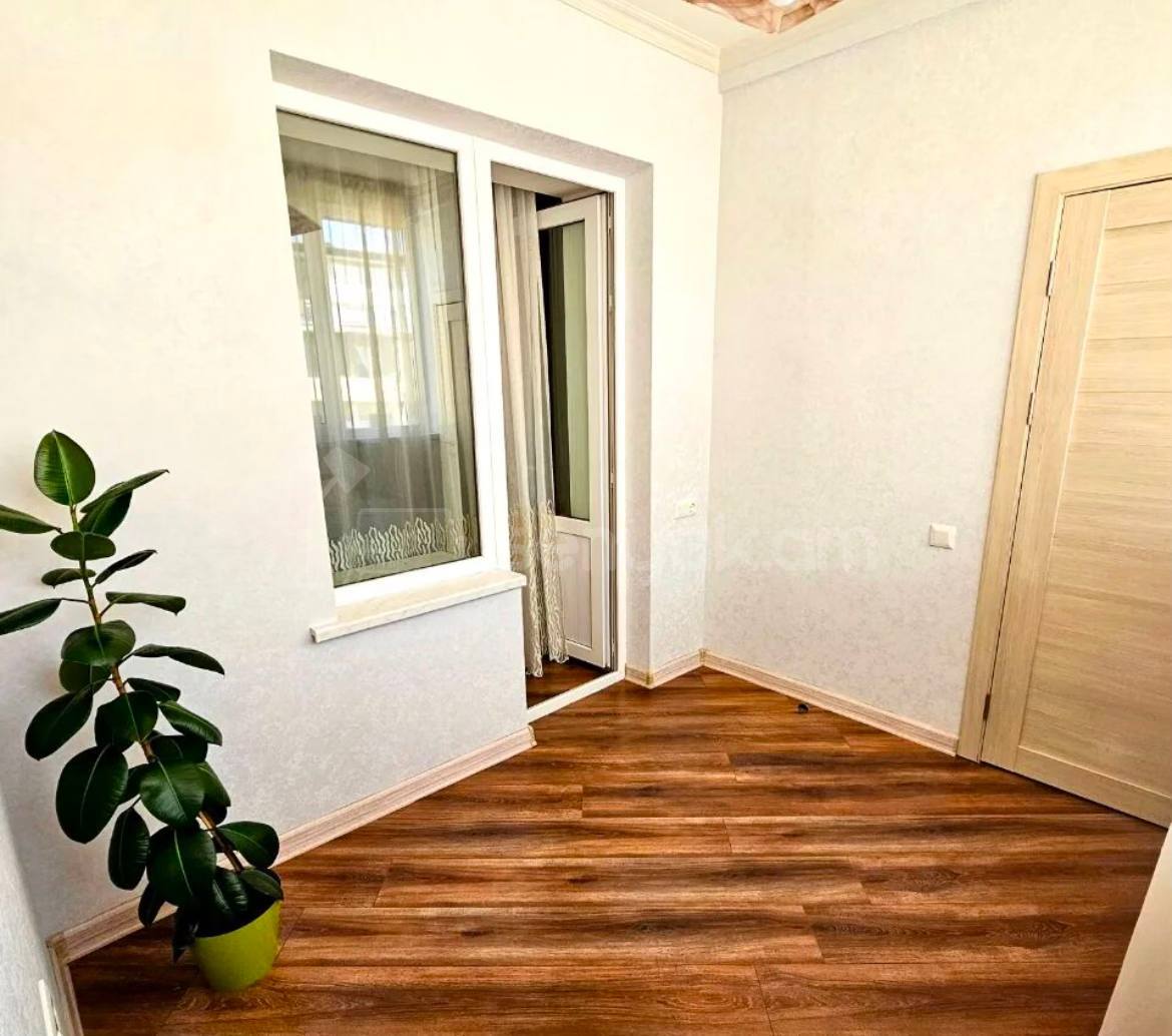 4 Սենյականոց Բնակարան Քարե Շենքում, 96քմ, 5/5 հարկ, Դիզայներական Վերանորոգված