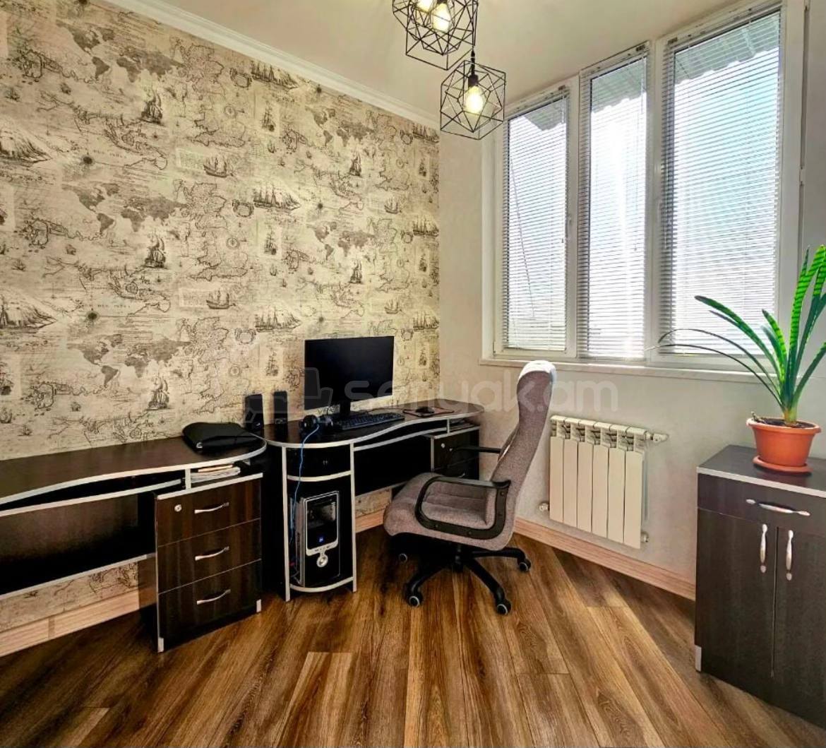 4 Սենյականոց Բնակարան Քարե Շենքում, 96քմ, 5/5 հարկ, Դիզայներական Վերանորոգված