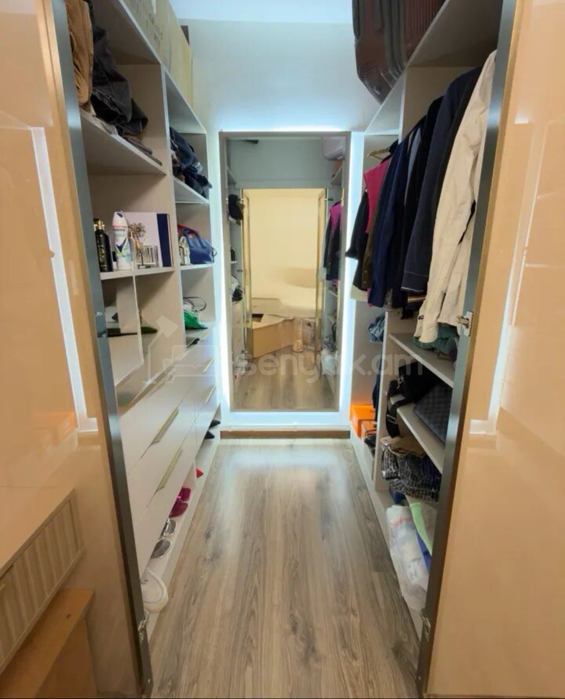 2 Սենյականոց Բնակարան Քարե Շենքում, 48քմ, 5/5 հարկ, Կապիտալ Վերանորոգված