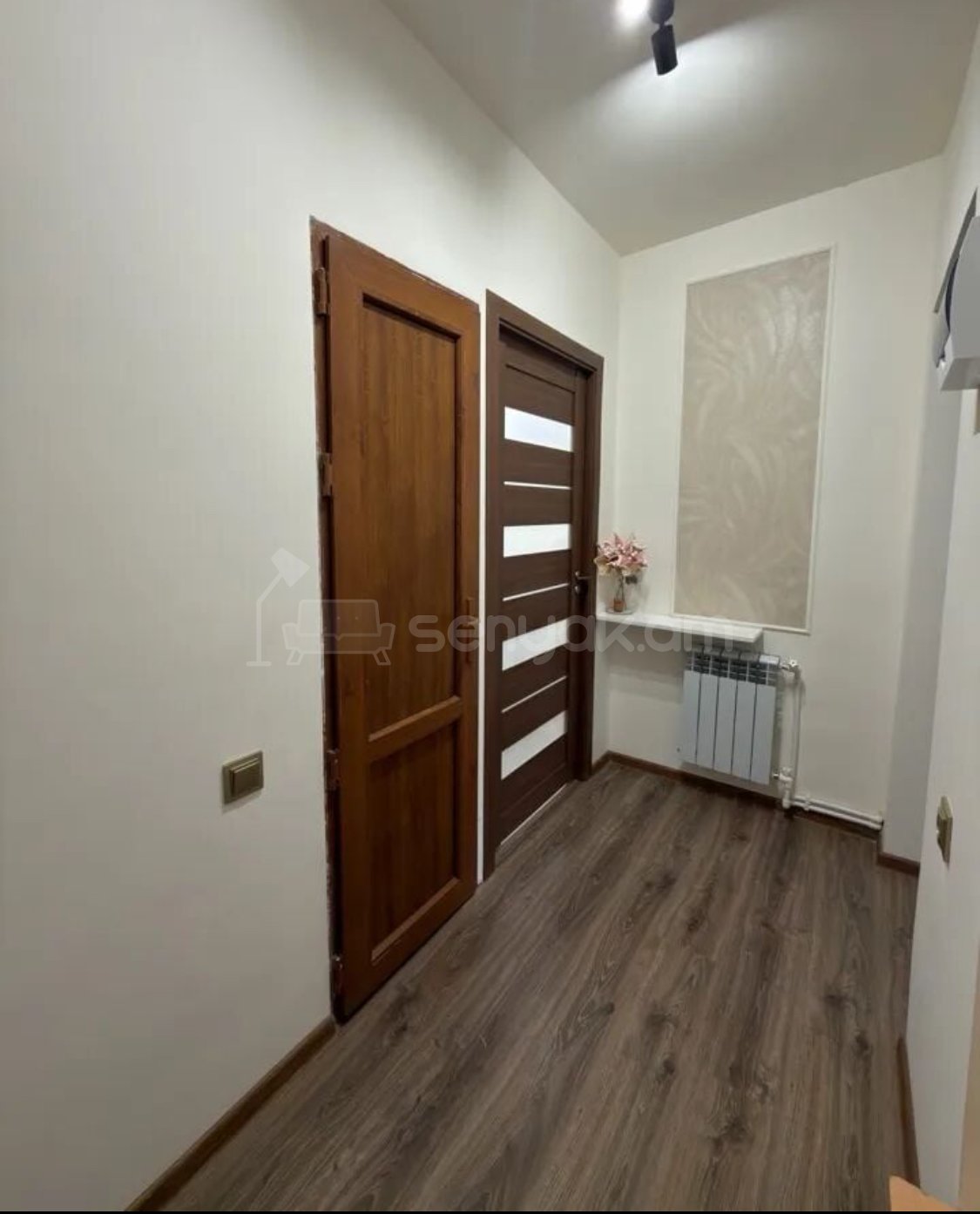 2 Սենյականոց Բնակարան Քարե Շենքում, 48քմ, 5/5 հարկ, Կապիտալ Վերանորոգված