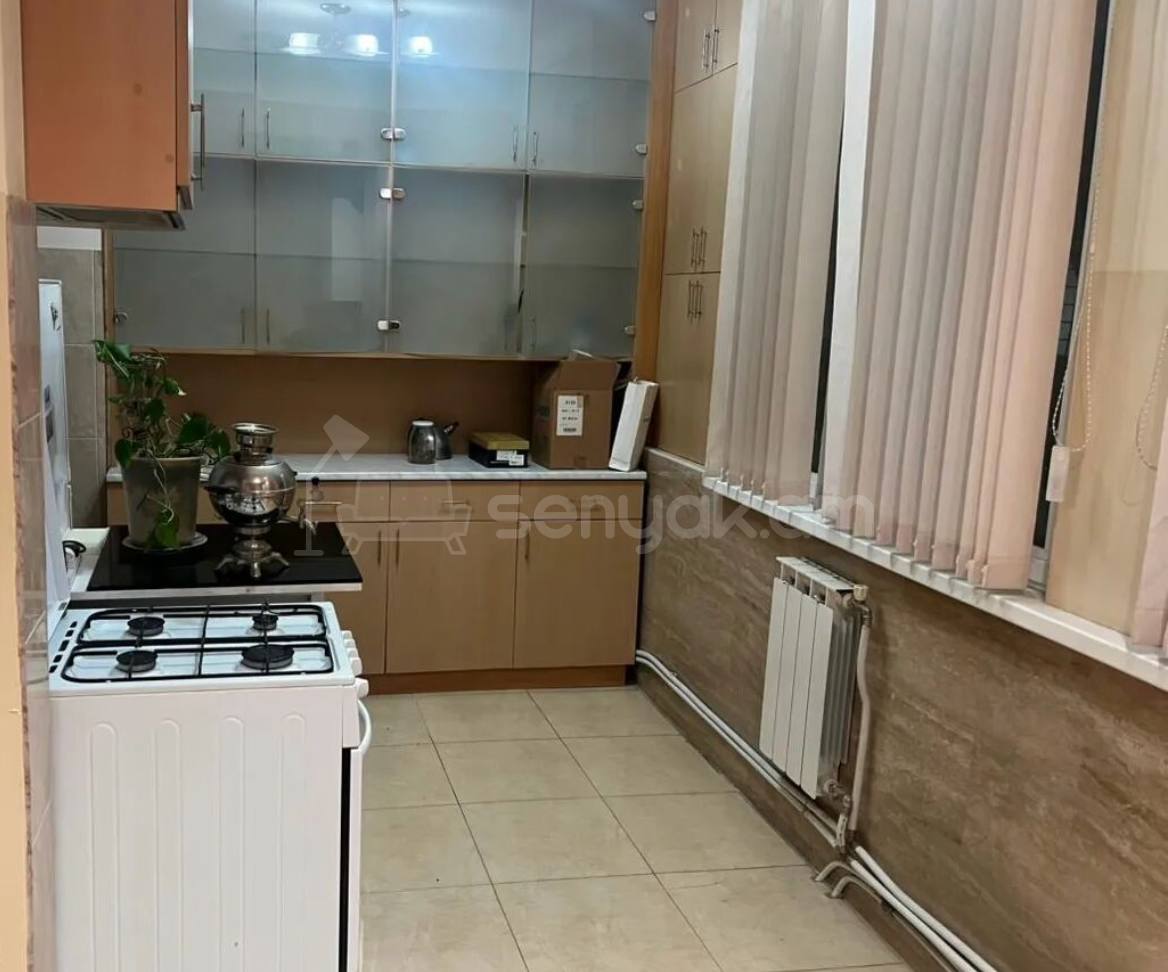 3 Սենյականոց Բնակարան Քարե Շենքում, 72քմ, 4/5 հարկ, Կապիտալ Վերանորոգված, Կահավորված