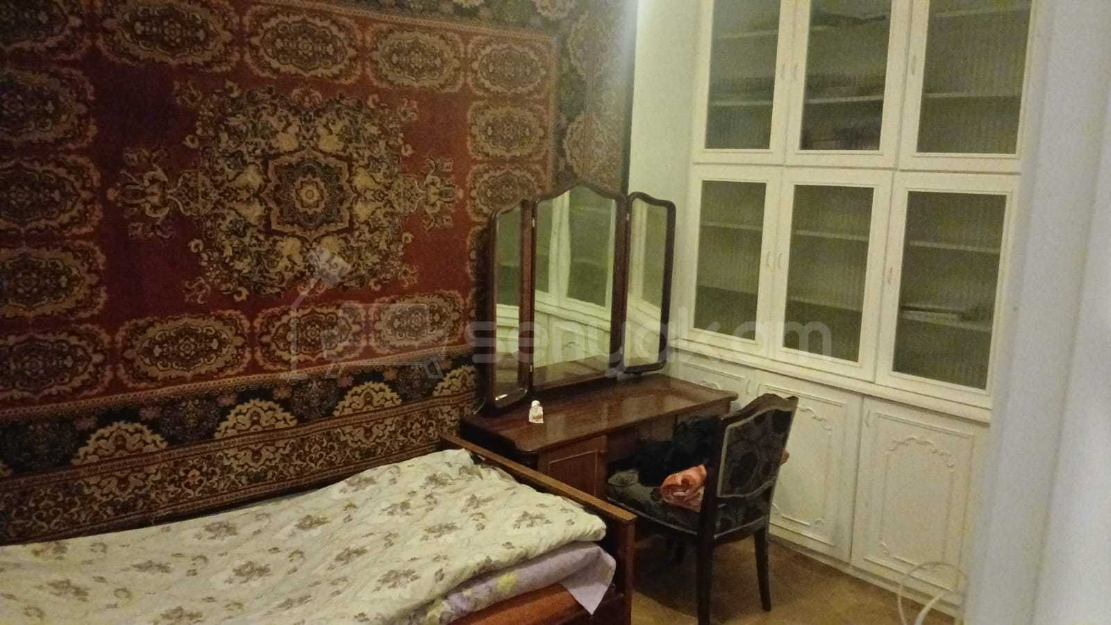 3 Սենյականոց Բնակարան, 80քմ, 5/10 հարկ, Նորմալ Վիճակում, Կահավորված, Արևկող