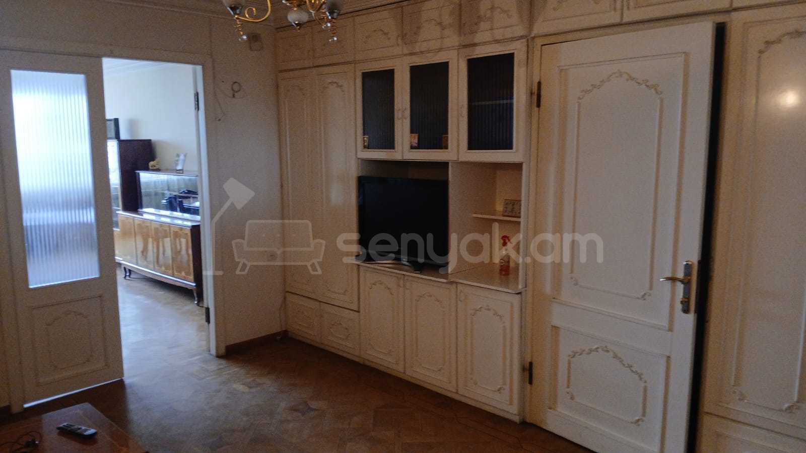 3 Սենյականոց Բնակարան, 80քմ, 5/10 հարկ, Նորմալ Վիճակում, Կահավորված, Արևկող