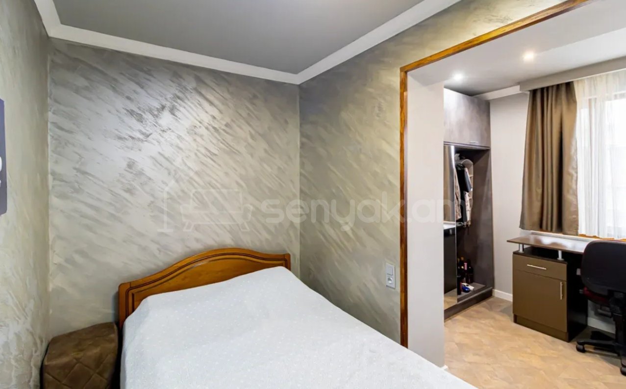 3 Սենյականոց Բնակարան Քարե Շենքում, 80քմ, 4/5 հարկ, Կապիտալ Վերանորոգված, Կահավորված