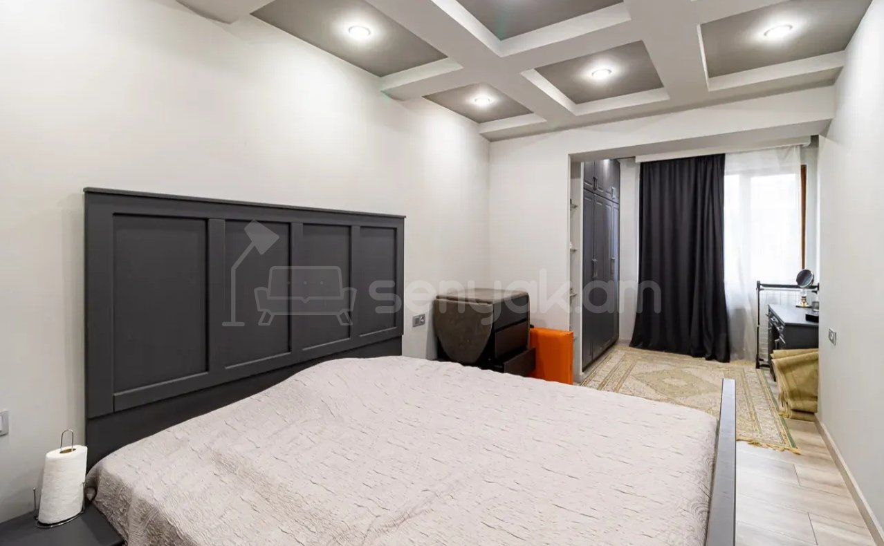 3 Սենյականոց Բնակարան Քարե Շենքում, 80քմ, 4/5 հարկ, Կապիտալ Վերանորոգված, Կահավորված