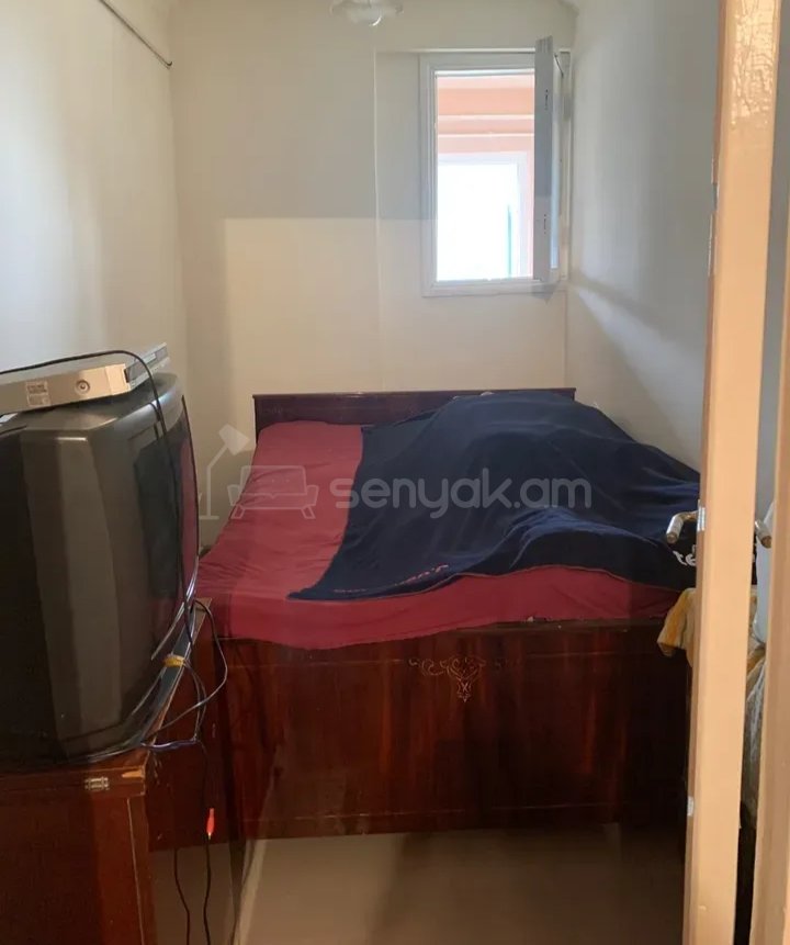 2 Սենյականոց Բնակարան Քարե Շենքում, 54քմ, 3/5 հարկ, Նորմալ Վիճակում, Կահավորված