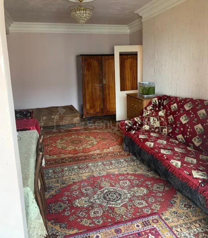 2 Սենյականոց Բնակարան Քարե Շենքում, 54քմ, 3/5 հարկ, Նորմալ Վիճակում, Կահավորված