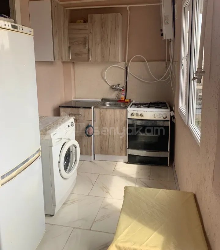 2 Սենյականոց Բնակարան Քարե Շենքում, 54քմ, 3/5 հարկ, Նորմալ Վիճակում, Կահավորված