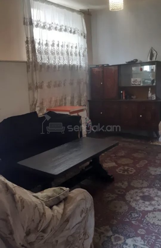 2 Սենյականոց Բնակարան Քարե Շենքում, 45քմ, 1/1 հարկ, Նորմալ Վիճակում, Կահավորված