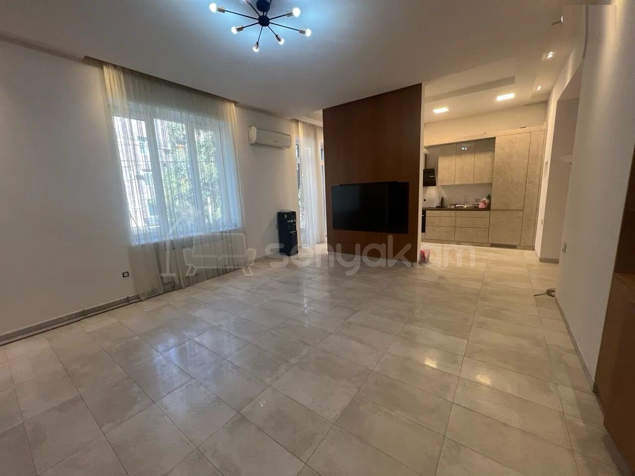 3 Սենյականոց Բնակարան Քարե Շենքում, 107քմ, 2/5 հարկ, Դիզայներական Վերանորոգված