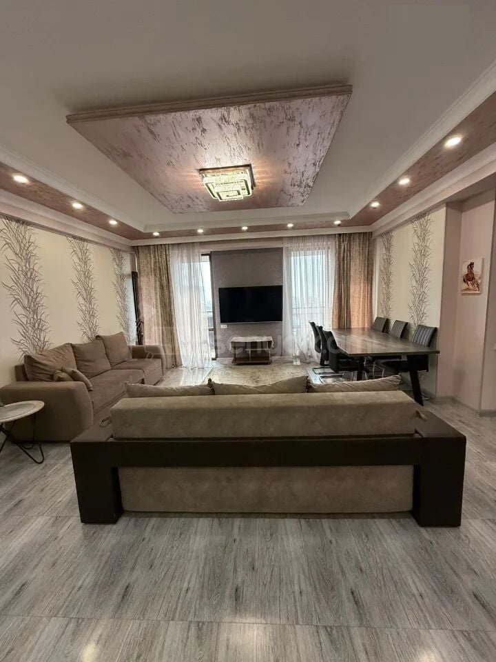 4 Սենյականոց Բնակարան, 123քմ, 8/13 հարկ, Դիզայներական Վերանորոգված