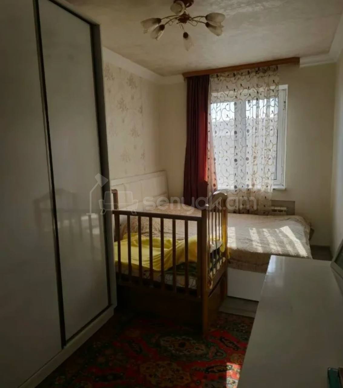 3 Սենյականոց Բնակարան Քարե Շենքում, 77քմ, 4/4 հարկ, Նորմալ Վիճակում