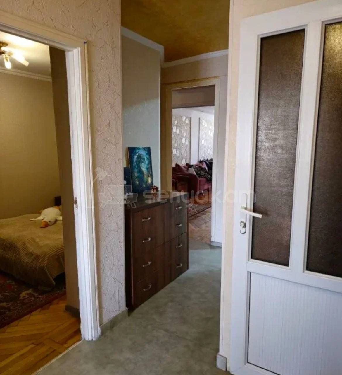 3 Սենյականոց Բնակարան Քարե Շենքում, 77քմ, 4/4 հարկ, Նորմալ Վիճակում