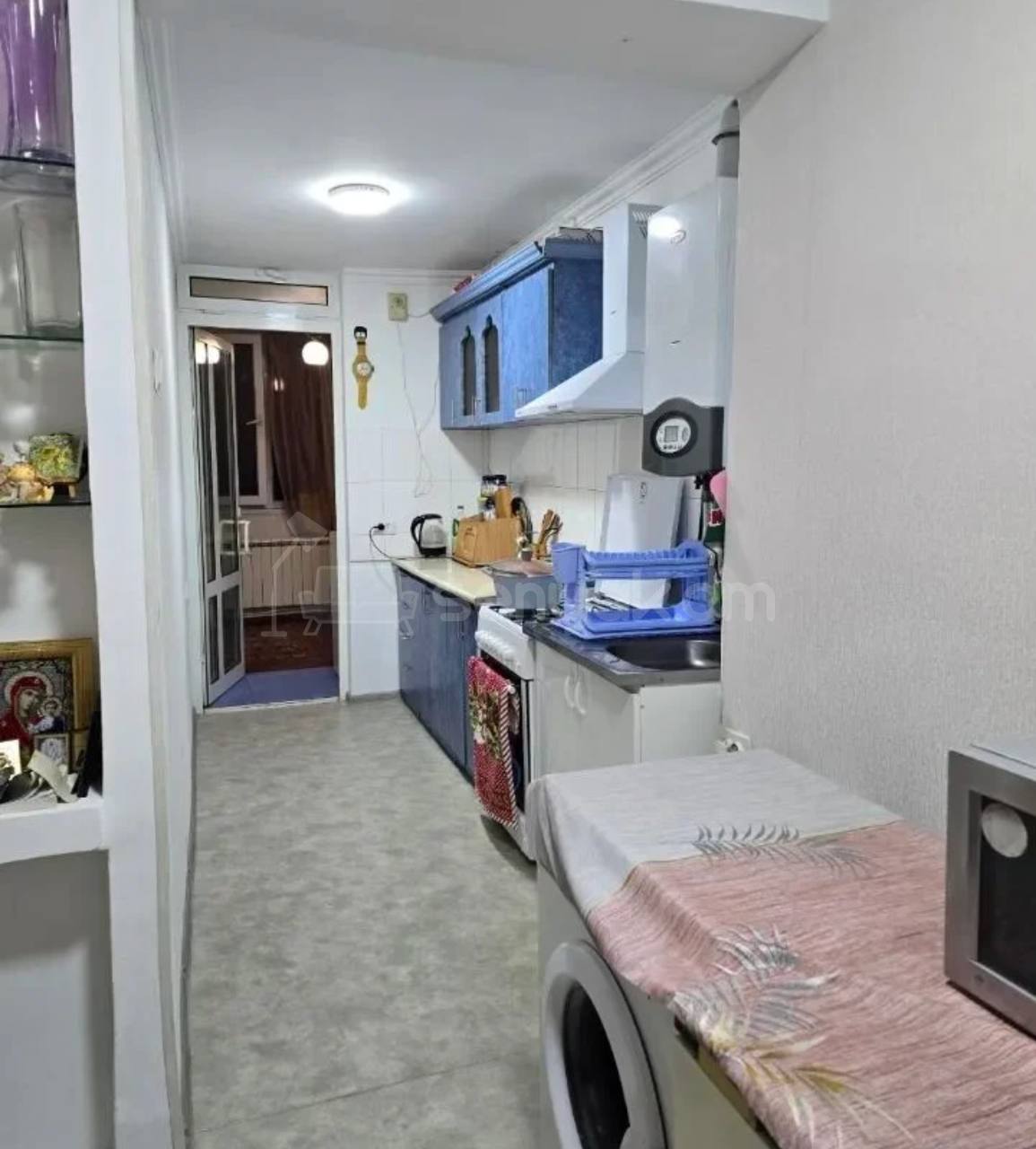 3 Սենյականոց Բնակարան Քարե Շենքում, 77քմ, 4/4 հարկ, Նորմալ Վիճակում