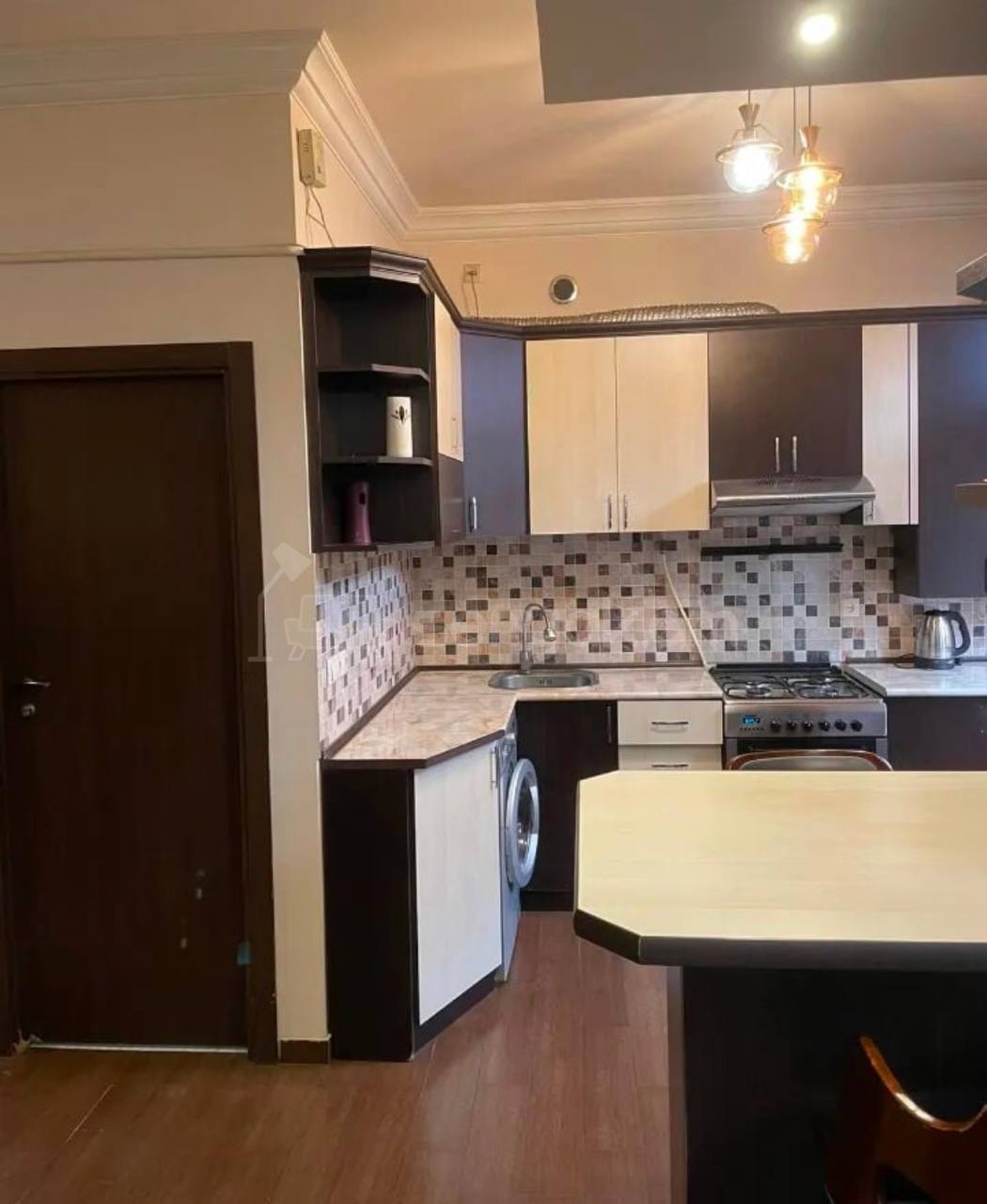 2 Սենյականոց Բնակարան Քարե Շենքում, 45քմ, 3/5 հարկ, Կապիտալ Վերանորոգված, Կահավորված