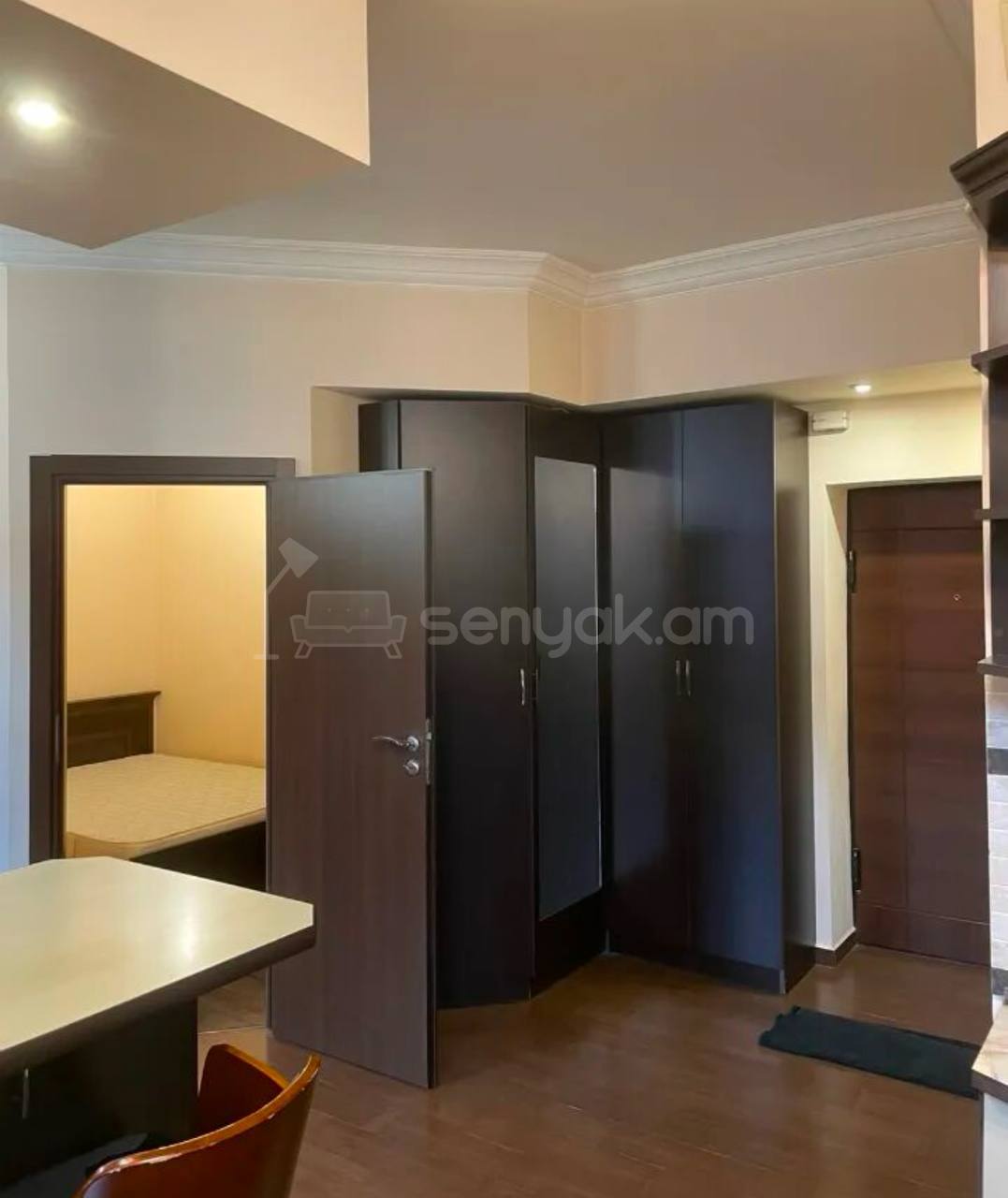 2 Սենյականոց Բնակարան Քարե Շենքում, 45քմ, 3/5 հարկ, Կապիտալ Վերանորոգված, Կահավորված