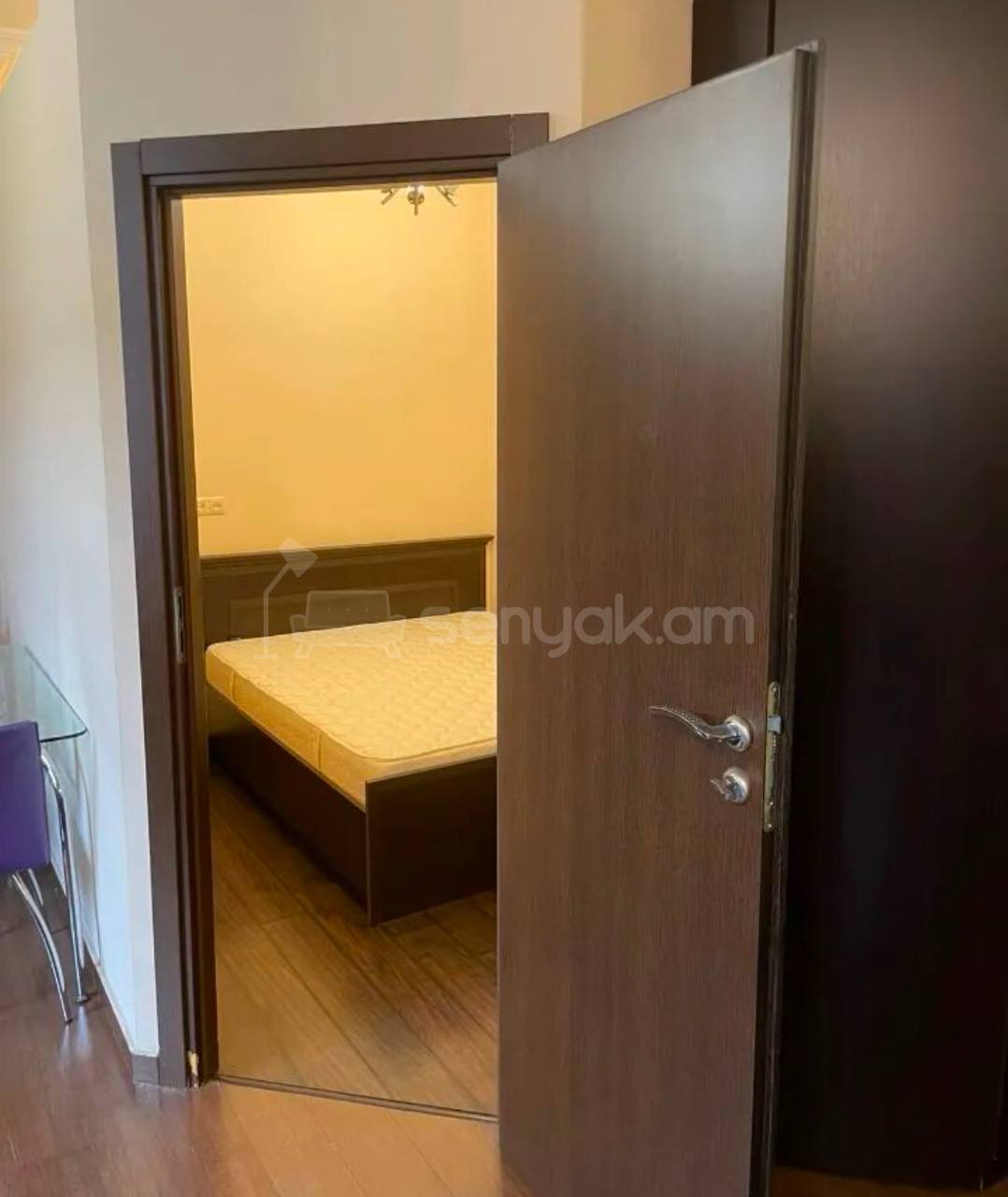 2 Սենյականոց Բնակարան Քարե Շենքում, 45քմ, 3/5 հարկ, Կապիտալ Վերանորոգված, Կահավորված