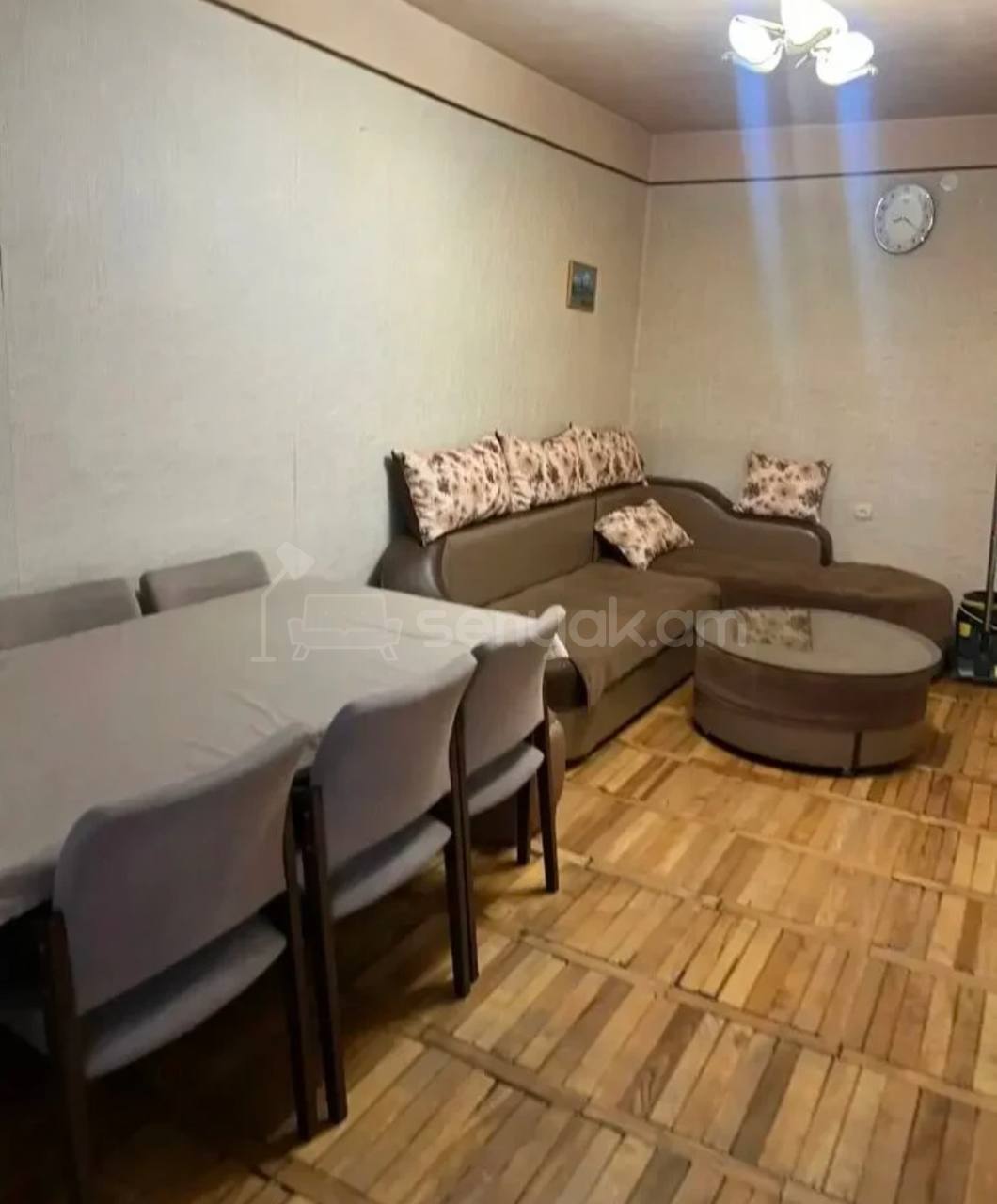 2 Սենյականոց Բնակարան Քարե Շենքում, 42քմ, 5/5 հարկ, Նորմալ Վիճակում, Կահավորված, Արևկող