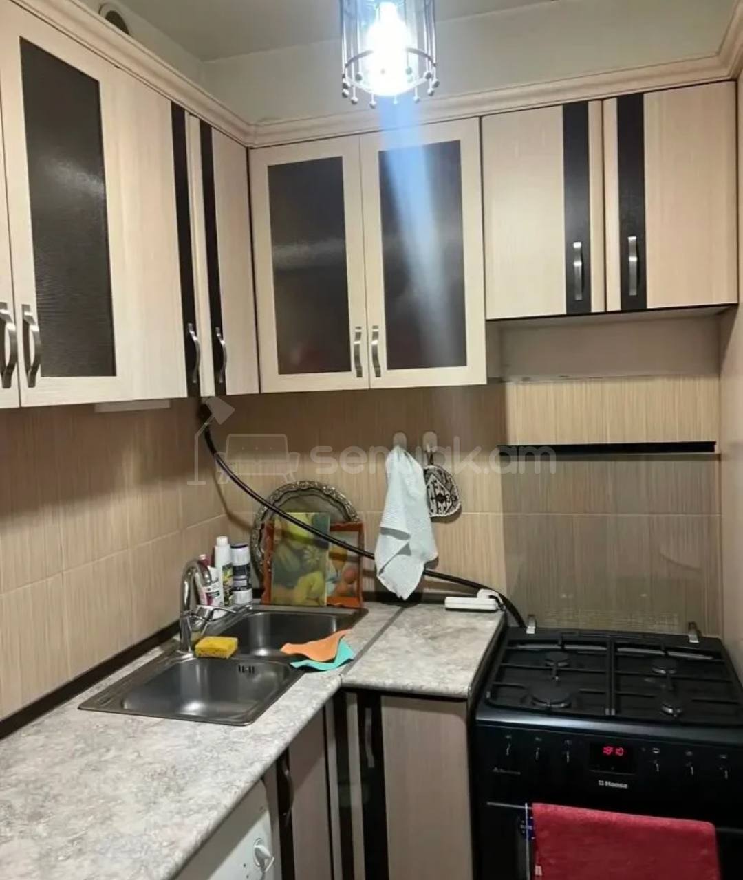 2 Սենյականոց Բնակարան Քարե Շենքում, 42քմ, 5/5 հարկ, Նորմալ Վիճակում, Կահավորված, Արևկող