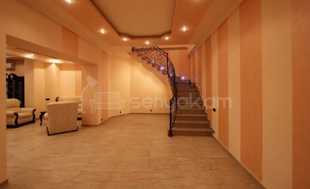 4 Սենյականոց Բնակարան Քարե Շենքում, 150քմ, 3/4 հարկ, Կապիտալ Վերանորոգված, Կահավորված, Արևկող