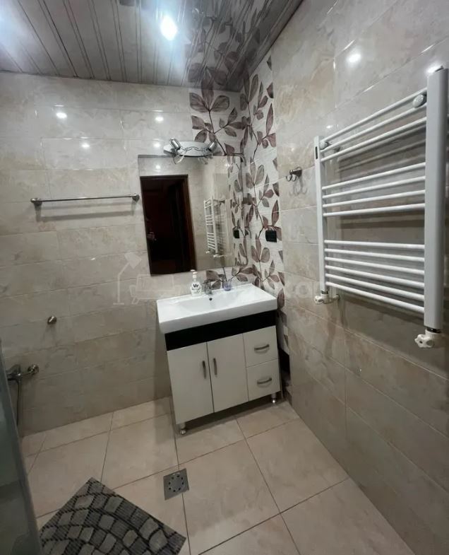 4 Սենյականոց Բնակարան Քարե Շենքում, 150քմ, 3/4 հարկ, Կապիտալ Վերանորոգված, Կահավորված, Արևկող