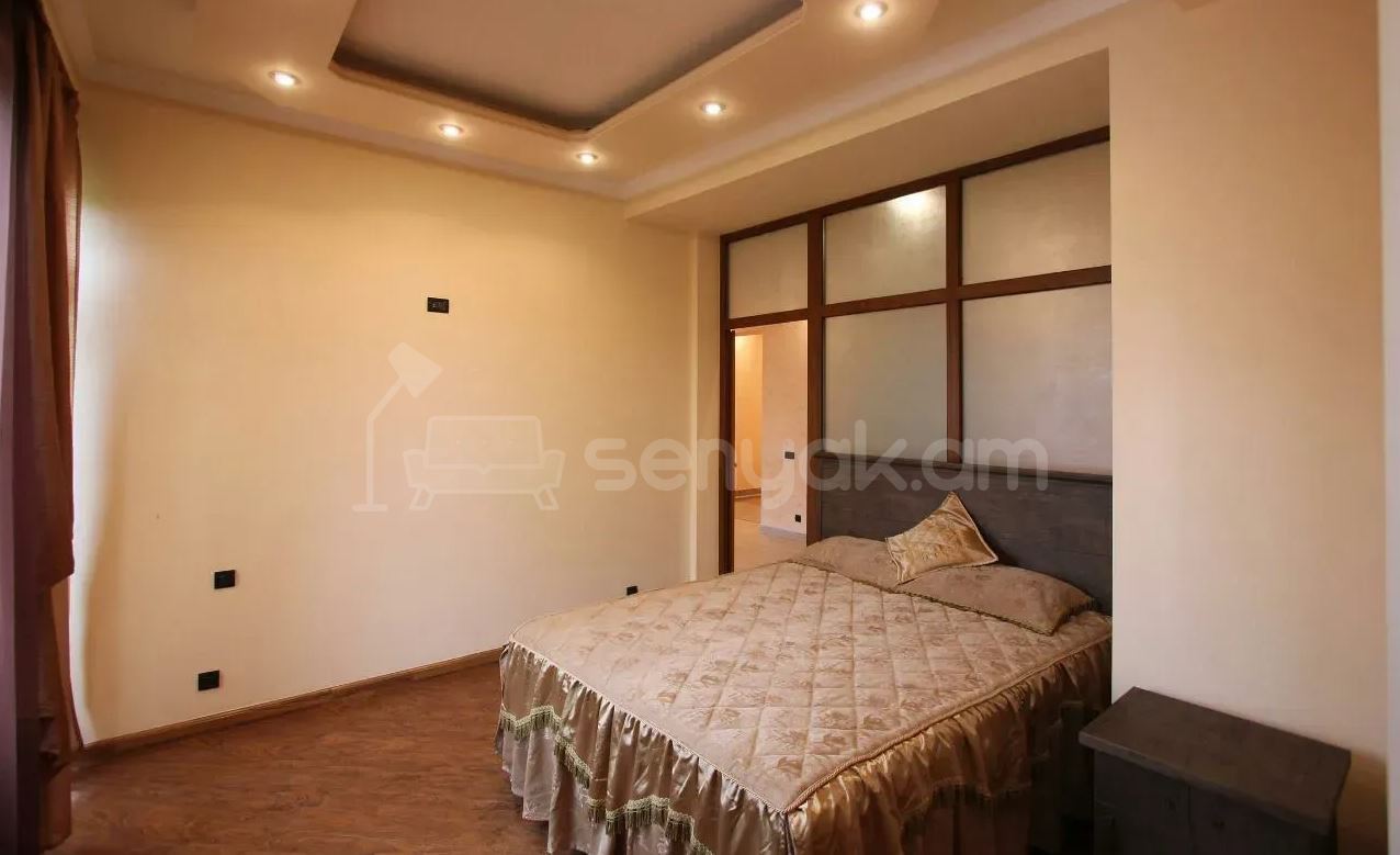 4 Սենյականոց Բնակարան Քարե Շենքում, 150քմ, 3/4 հարկ, Կապիտալ Վերանորոգված, Կահավորված, Արևկող