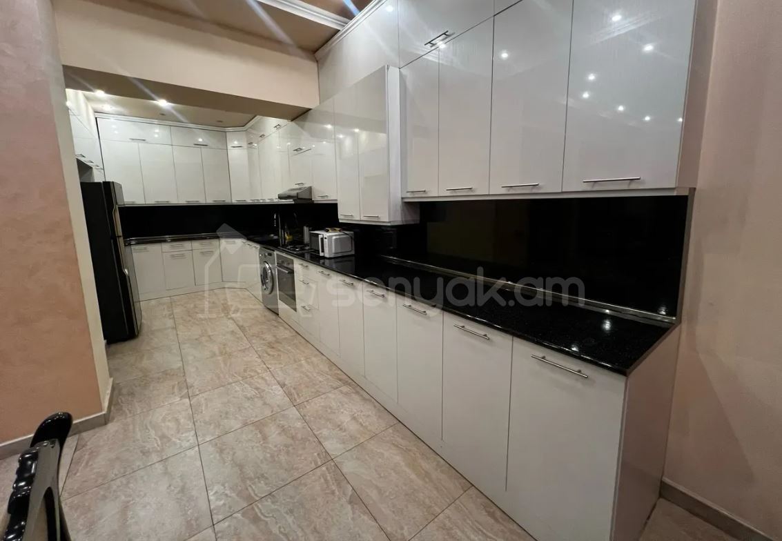 4 Սենյականոց Բնակարան Քարե Շենքում, 150քմ, 3/4 հարկ, Կապիտալ Վերանորոգված, Կահավորված, Արևկող