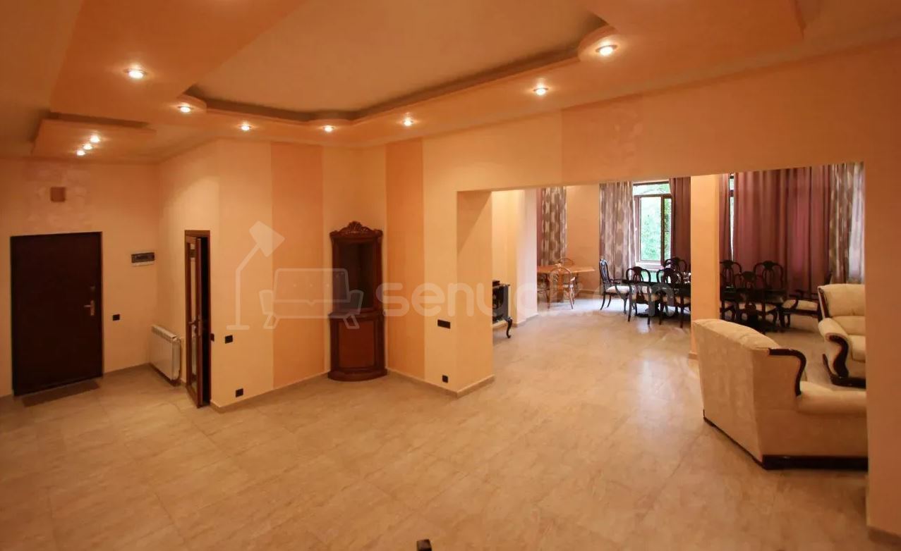 4 Սենյականոց Բնակարան Քարե Շենքում, 150քմ, 3/4 հարկ, Կապիտալ Վերանորոգված, Կահավորված, Արևկող