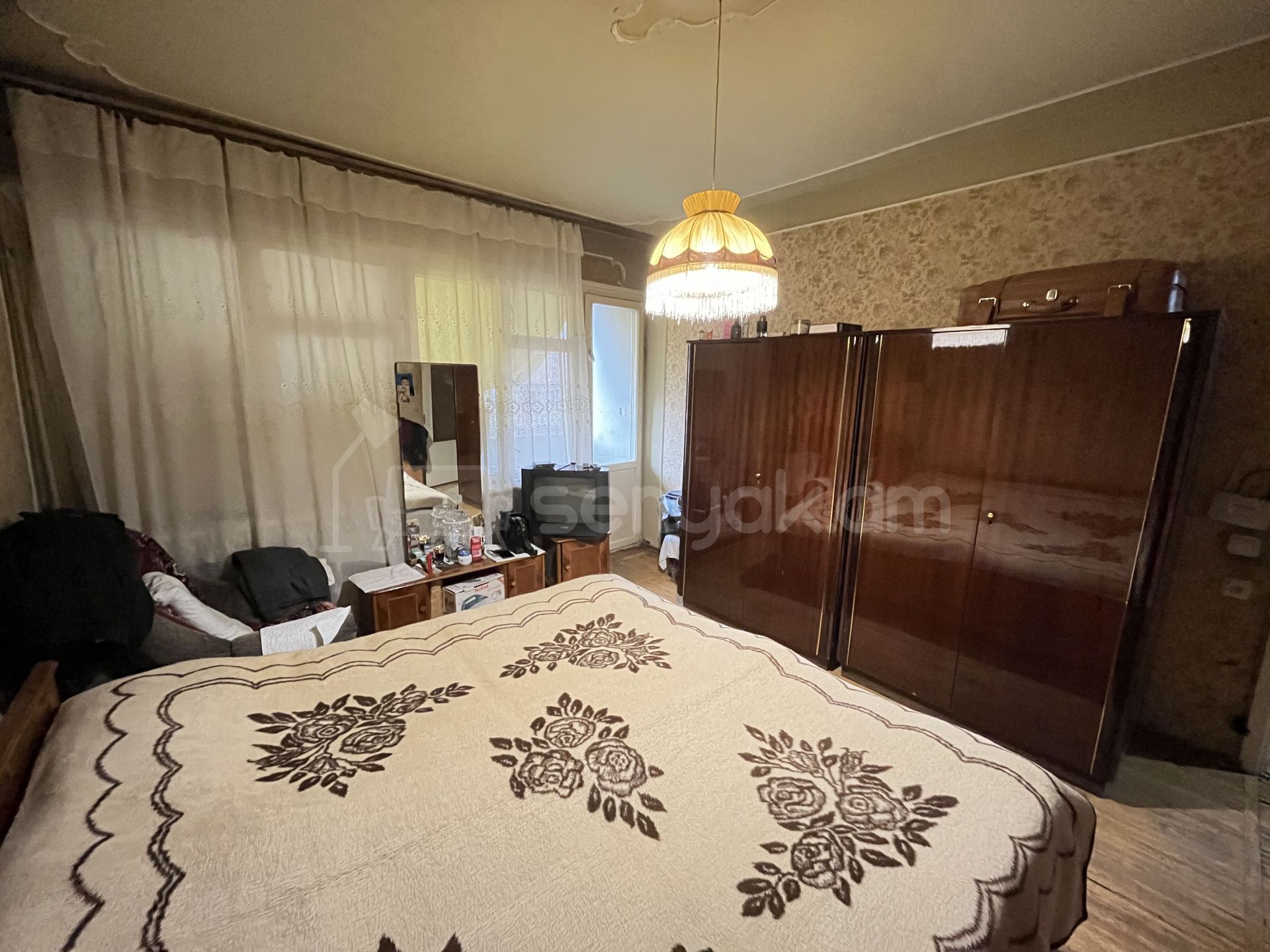 3 Սենյականոց Բնակարան Քարե Շենքում, 85քմ, 3/5 հարկ, Պետական Վիճակում