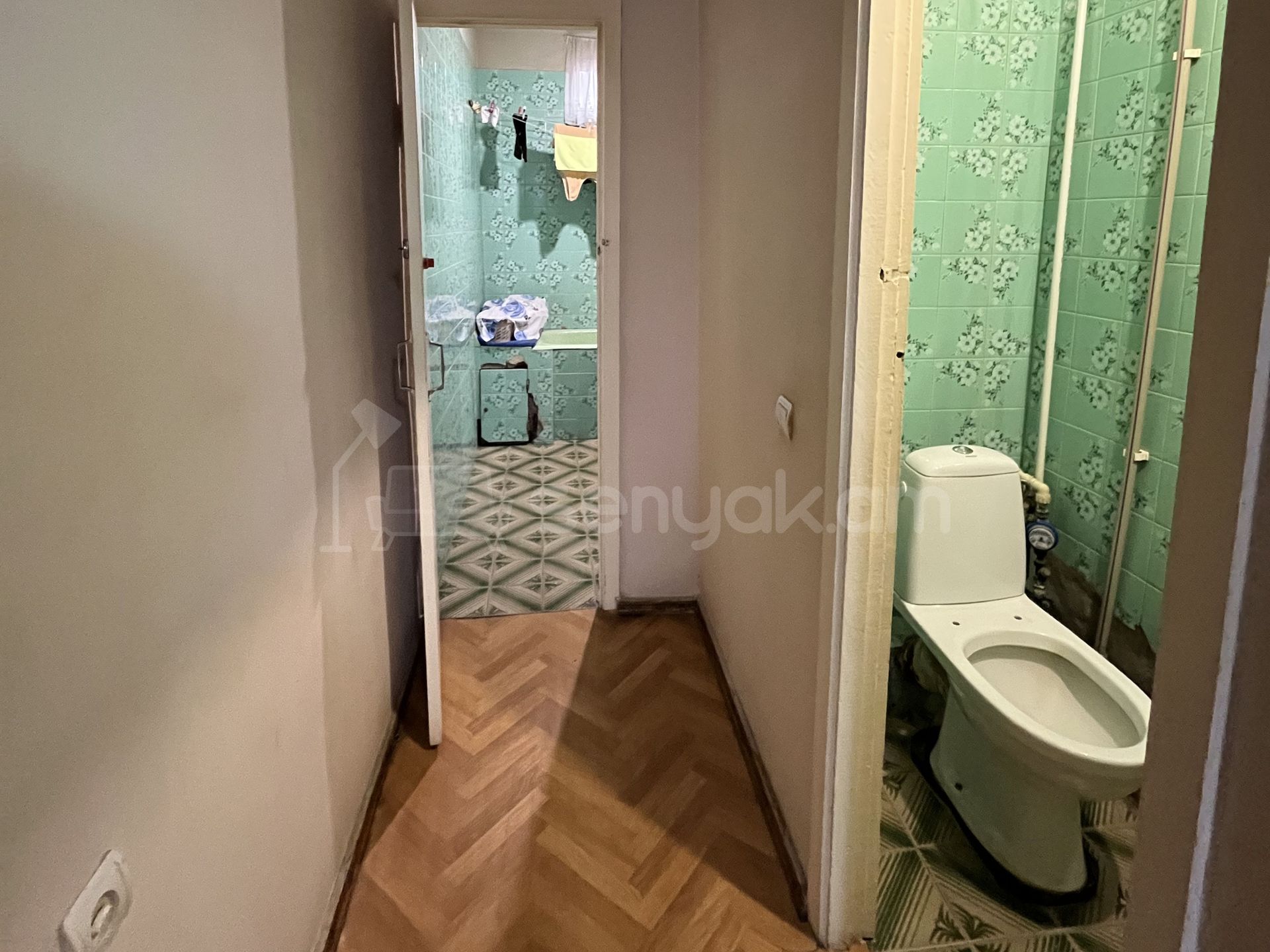 3 Սենյականոց Բնակարան Քարե Շենքում, 85քմ, 3/5 հարկ, Պետական Վիճակում