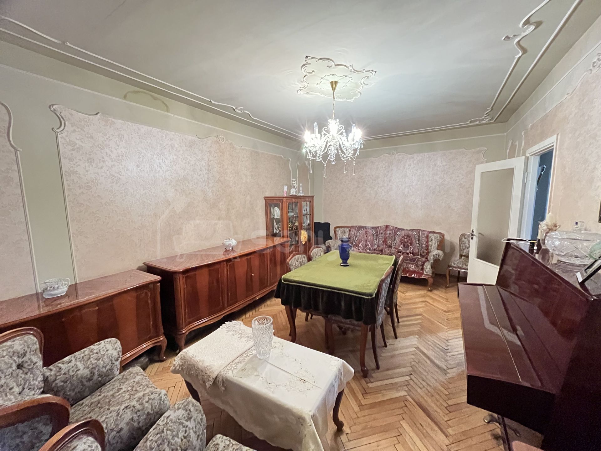 3 Սենյականոց Բնակարան Քարե Շենքում, 85քմ, 3/5 հարկ, Պետական Վիճակում