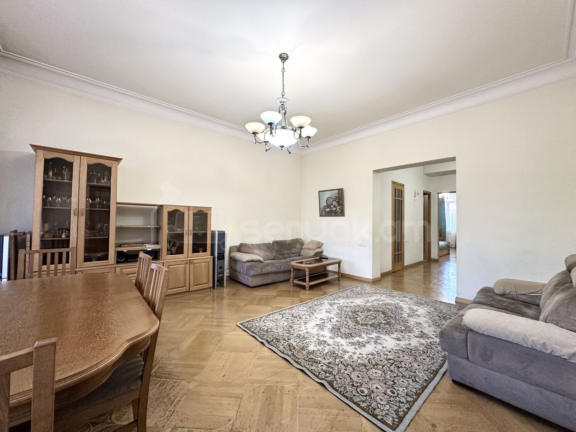 4 Սենյականոց Բնակարան Քարե Շենքում, 130քմ, 4/7 հարկ, Կապիտալ Վերանորոգված