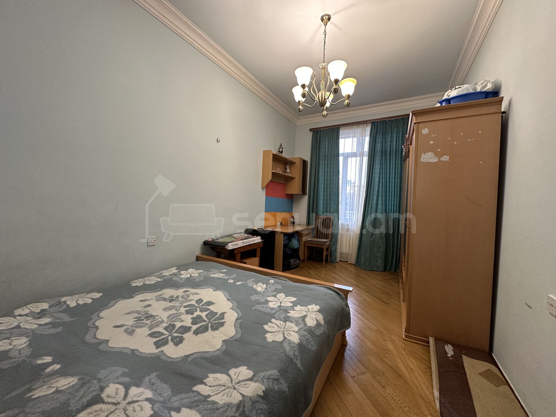 4 Սենյականոց Բնակարան Քարե Շենքում, 130քմ, 4/7 հարկ, Կապիտալ Վերանորոգված