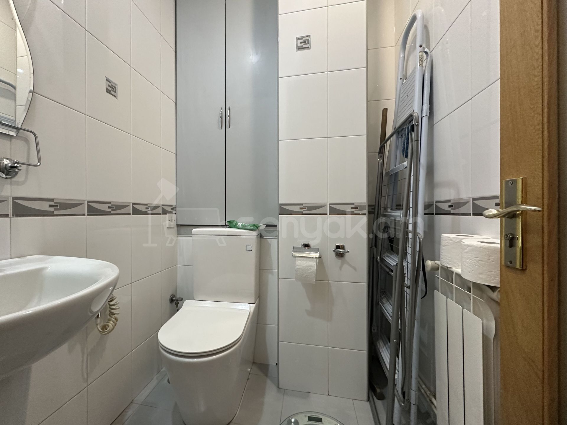 4 Սենյականոց Բնակարան Քարե Շենքում, 130քմ, 4/7 հարկ, Կապիտալ Վերանորոգված