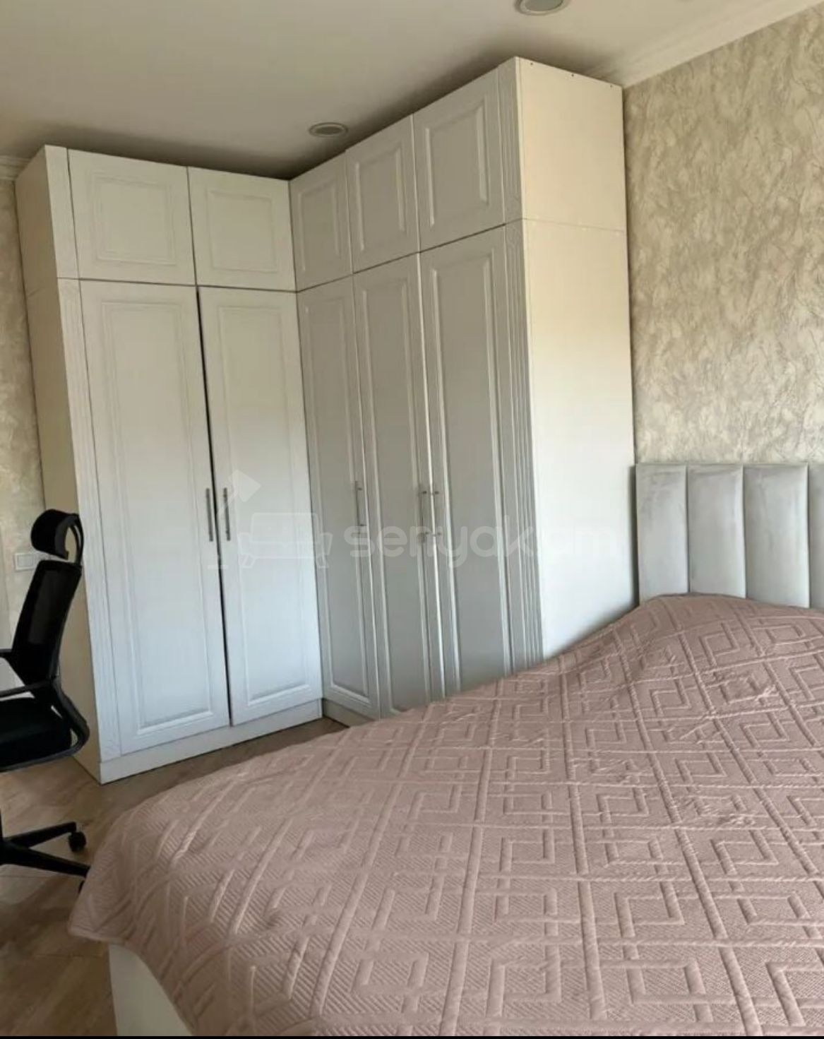 3 Սենյականոց Բնակարան Քարե Շենքում, 60քմ, 4/5 հարկ, Կապիտալ Վերանորոգված, Կահավորված