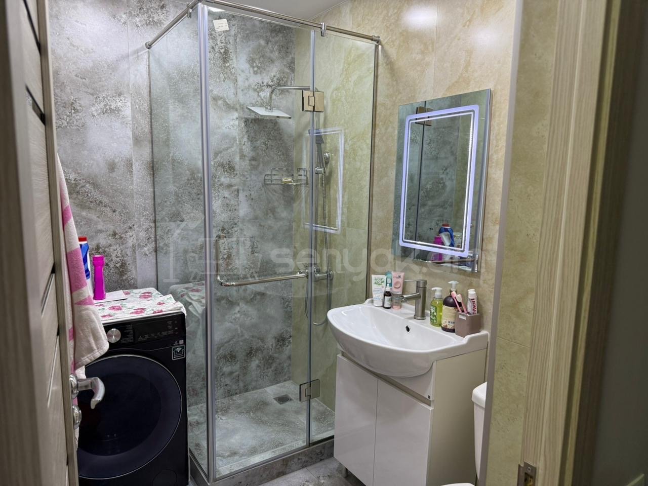 1 Սենյականոց Բնակարան Քարե Շենքում, 36քմ, 5/5 հարկ, Դիզայներական Վերանորոգված